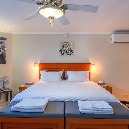 Pro Moni'S Guesthouse มุยเซนแบร์ก ภายนอก รูปภาพ
